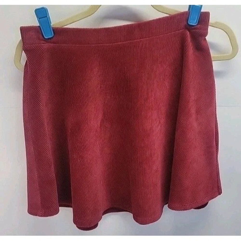 Forever 21 Mini Skirt Women's Medium Red‎ Corduroy Pull On Elastic Waist Cotton